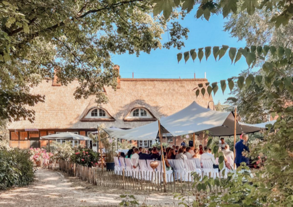 Biergarten vor dem Bürgerhaus